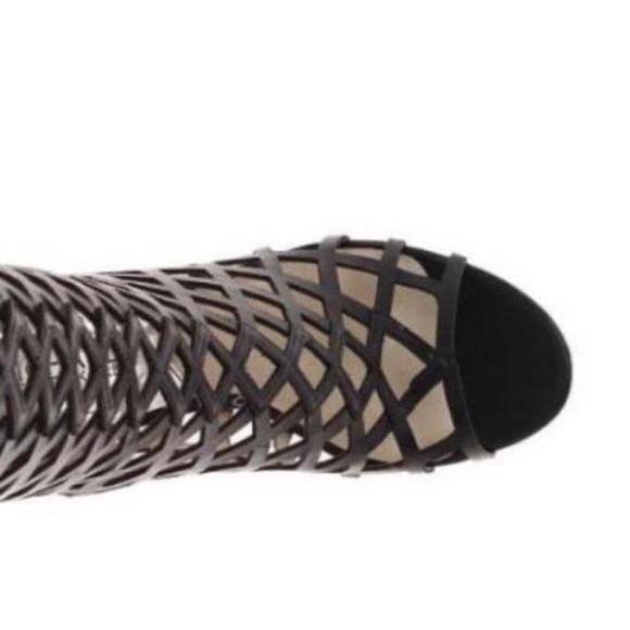 Michael Kors Black RunWay Size 6.5. - Picture 3 of 5